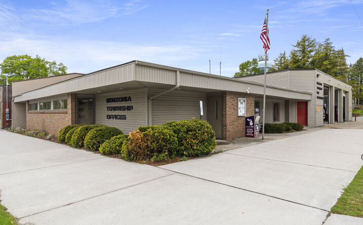 Pictures of Mixed Use property located at 1020 Michigan Ave, Benzonia, MI 49616 for sales - image #1