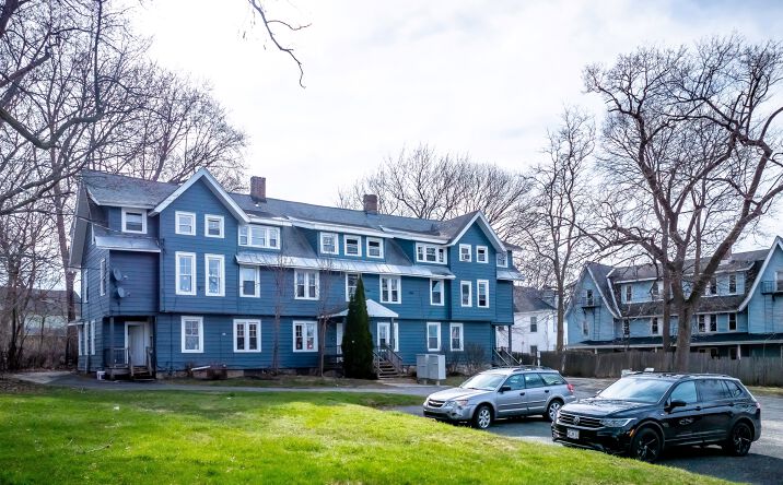 Pictures of Multifamily property located at 162 Woodlawn Ave, Pittsfield, MA 01201 for sales - image #1