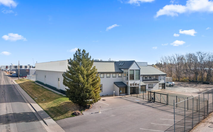 Pictures of Industrial property located at 4550 S Windermere St, Englewood, CO 80110 for sales - image #1