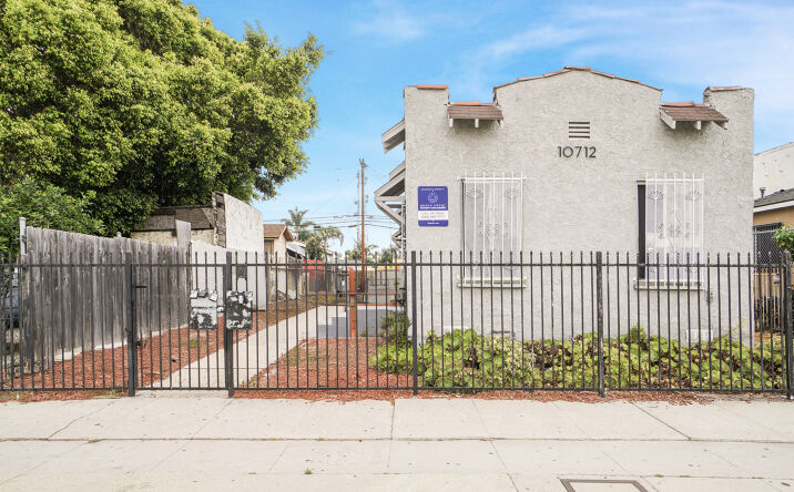 Pictures of Multifamily property located at 10712 S Broadway, Los Angeles, CA 90061 for sales - image #1