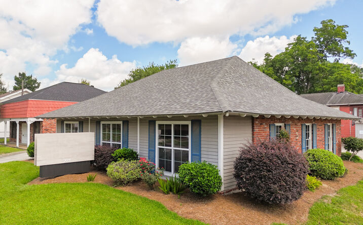 Pictures of Office, Retail property located at 2031 Government St, Baton Rouge, LA 70806 for sales - image #1