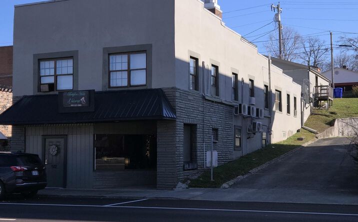 Pictures of Retail, Multifamily, Mixed Use property located at 512 N Roane St, Harriman, TN 37748 for sales - image #1
