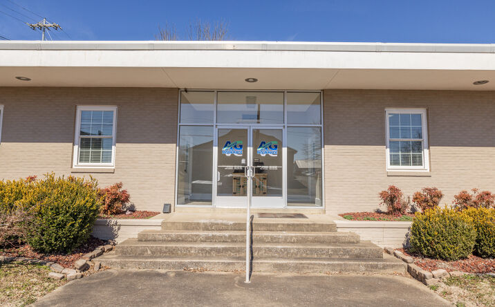 Pictures of Office property located at 206 Maple St, Murray, KY 42071 for sales - image #1
