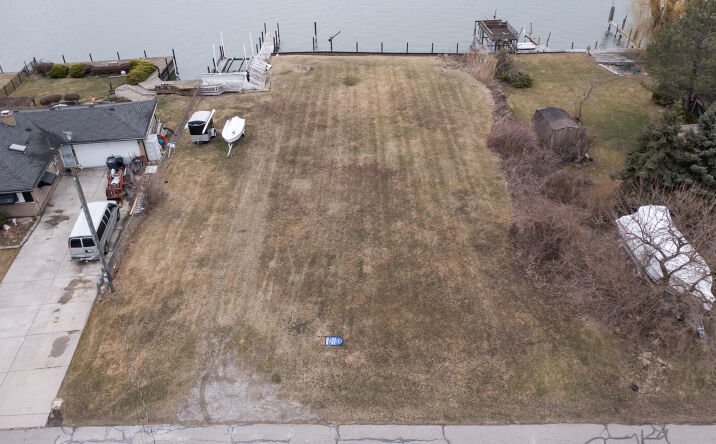 Pictures of Land property located at 38187 Huron Pointe Dr, Harrison Township, MI 48045 for sales - image #1