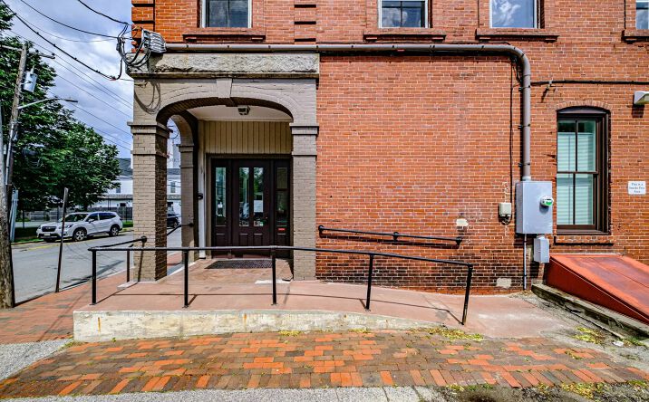 Pictures of Retail, Multifamily property located at 181 Brackett St, Portland, ME 04102 for sales - image #1