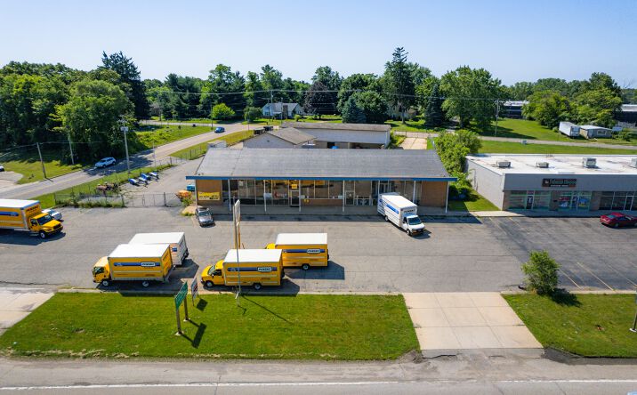 Pictures of Retail property located at 3473 Ann Arbor Rd, Jackson, MI 49202 for sales - image #1
