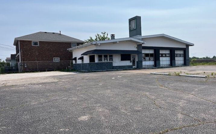 Pictures of Retail property located at 1929 E Morgan Ave, Evansville, IN 47711 for sales - image #1