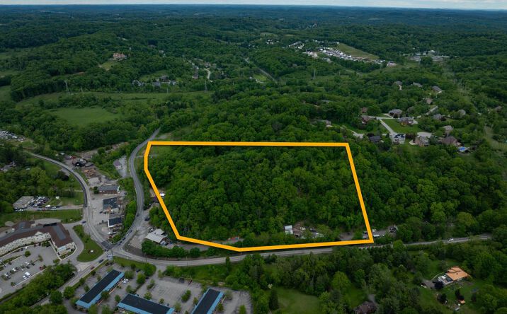 Pictures of Land property located at 3412 Saxonburg Blvd, Glenshaw, PA 15116 for sales - image #1