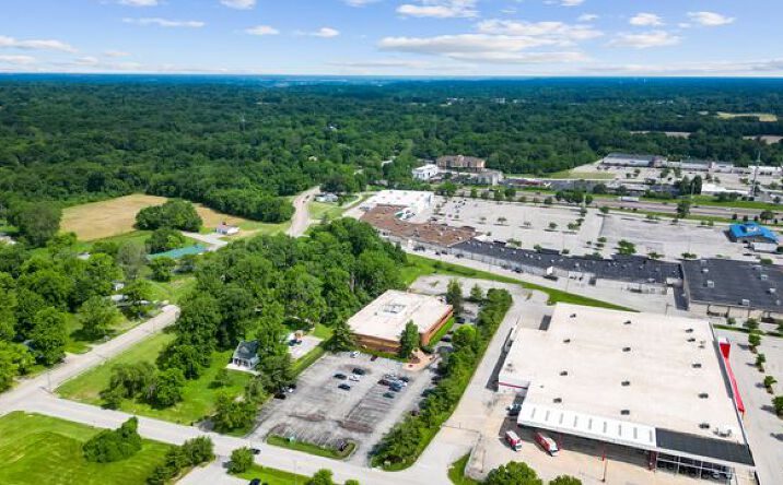 Pictures of Office property located at 141 Market Pl, Fairview Heights, IL 62208 for sales - image #1