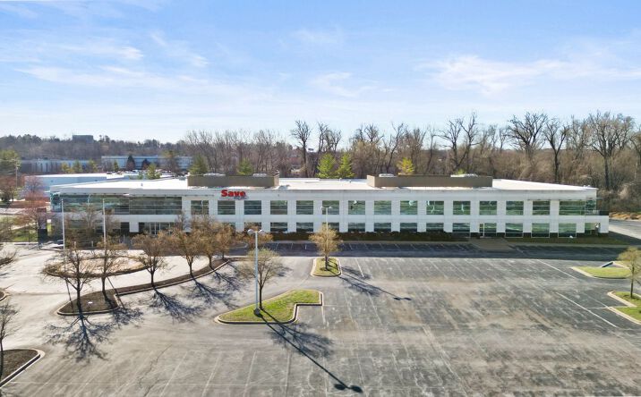 Pictures of Office property located at 100 Corporate Office Dr, Earth City, MO 63045 for sales - image #1