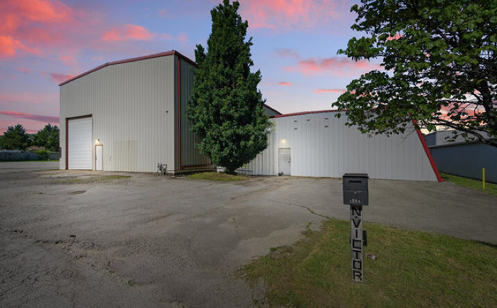 Pictures of Industrial property located at 1004 N Victor Ave, Tulsa, OK 74110 for sales - image #1