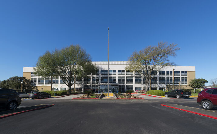 Pictures of Office property located at 7407 North Fwy, Houston, TX 77076 for sales - image #1