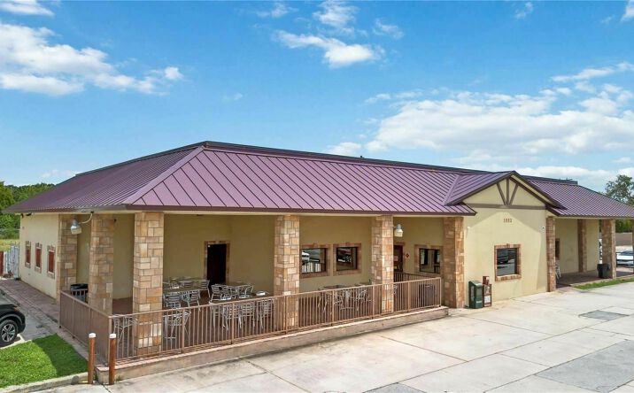 Pictures of Mixed Use, Retail property located at 1552 W King St, Cocoa, FL 32926 for sales - image #1