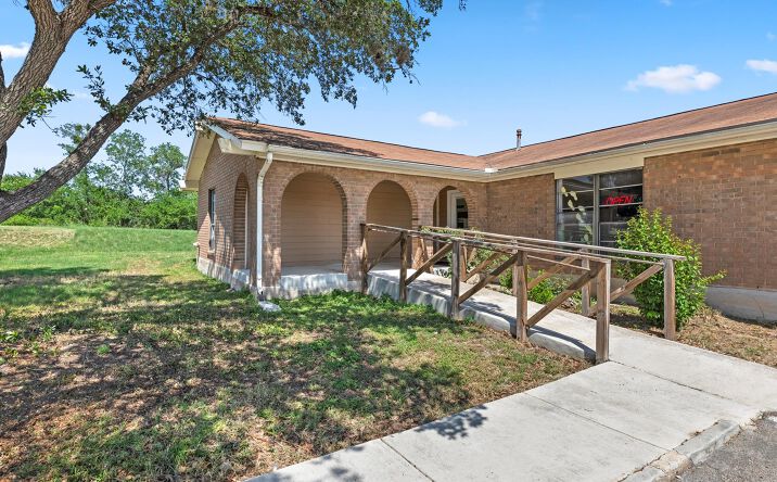 Pictures of Office property located at 9050 Farm-To-Market Rd 78, Converse, TX 78109 for sales - image #1