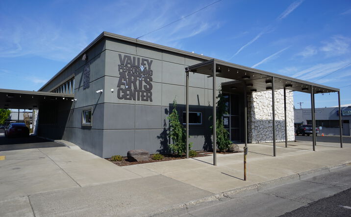 Pictures of Office, Retail property located at 401 S 7th St, Sunnyside, WA 98944 for sales - image #1