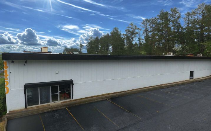 Pictures of Retail, Industrial property located at 4450 Commerce Circle, Atlanta, GA 30336 for sales - image #1