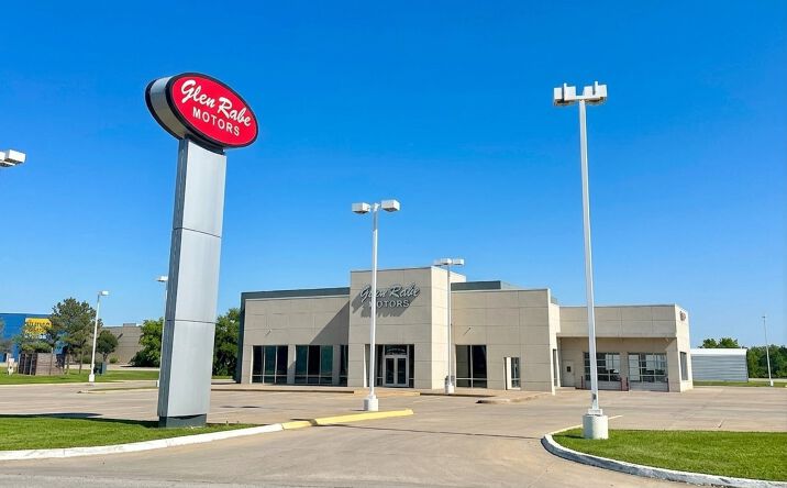 Pictures of Retail property located at 220 Holiday Drive, Ardmore, OK 73401 for sales - image #1