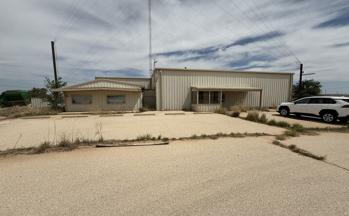 Pictures of Industrial property located at 1561 W Hwy 82, Plains, TX 79355 for sales - image #1