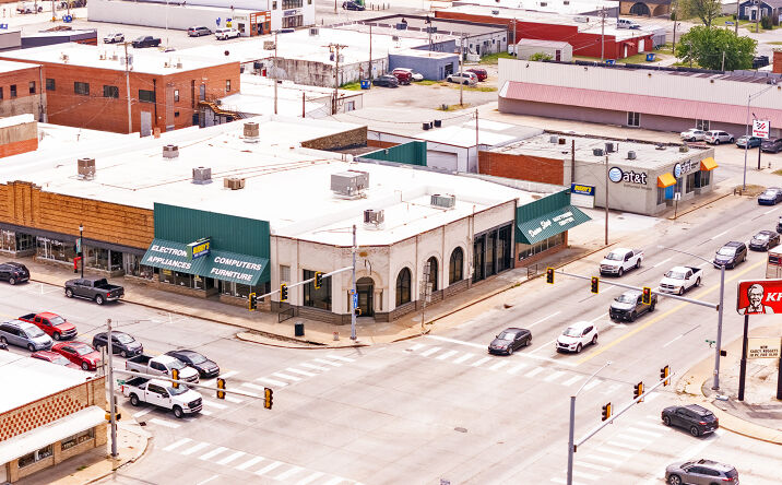 Pictures of Office, Retail property located at 104 E Graham Ave, Pryor, OK 74361 for sales - image #1