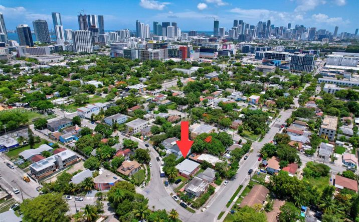 Pictures of Multifamily property located at 280 NW 34th St, Miami, FL 33127 for sales - image #1