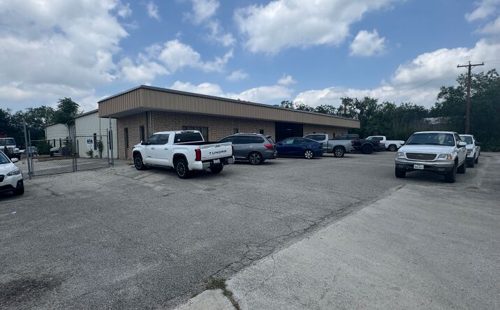Pictures of Industrial, Office property located at 3 Burwood Ln, San Antonio, TX 78216 for sales - image #1