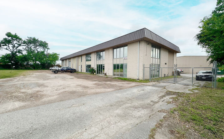 Pictures of Industrial property located at 3321 Westside Dr, Pasadena, TX 77504 for sales - image #1