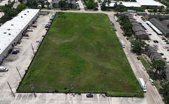 Pictures of Land property located at 232 Barren Springs Dr, Houston, TX 77090 for sales - image #1