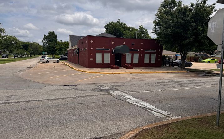 Pictures of Office property located at 1920 N Drexel Blvd, Oklahoma City, OK 73107 for sales - image #1