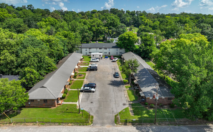 Pictures of Multifamily property located at 2418 Eufaula Ct, Birmingham, AL 35208 for sales - image #1