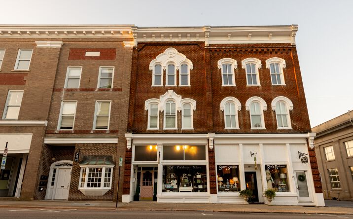 Pictures of Mixed Use, Multifamily, Retail property located at 180 E Main St, Abingdon, VA 24210, 188 E Main St, Abingdon, VA 24210 for sales - image #1