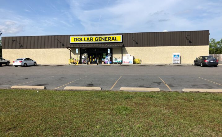 Pictures of Retail property located at 25 Dock Rd, Whiteville, NC 28472 for sales - image #1
