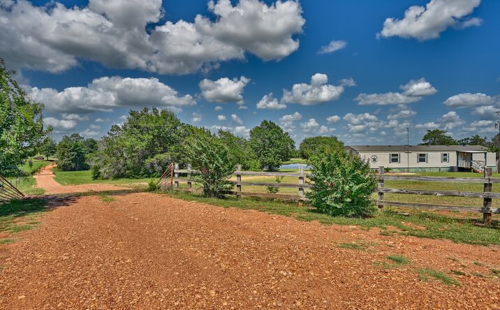 Pictures of Land property located at 1362 Co Rd 207, Giddings, TX 78942 for sales - image #1