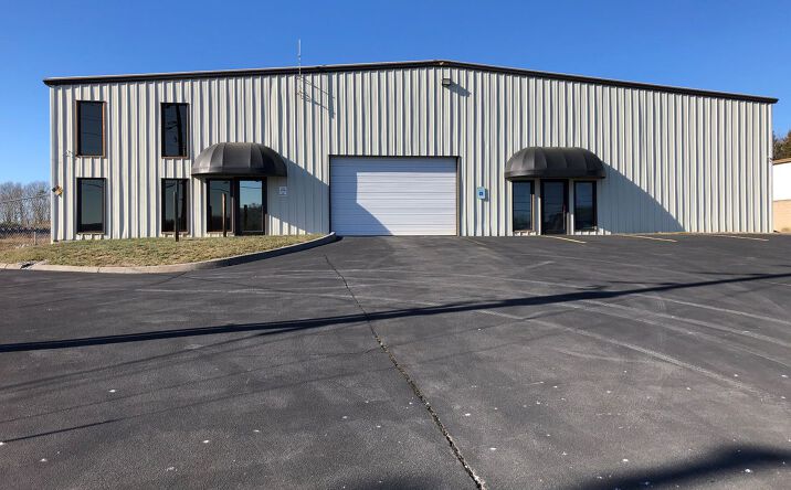 Pictures of Industrial, Office property located at 2009 Brookside Ln, Kingsport, TN 37660 for sales - image #1