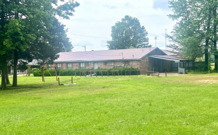 Pictures of Senior Living property located at 200 Molly Ln, Columbus, MS 39702 for sales - image #1