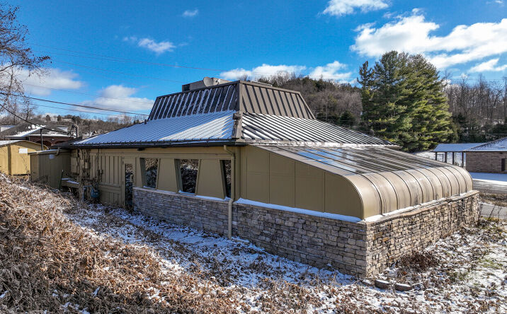 Pictures of Office, Retail property located at 27 Miners Dr, Castlewood, VA 24224 for sales - image #1