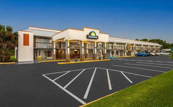 Pictures of Hospitality property located at 551 FL-44, Wildwood, FL 34785 for sales - image #1