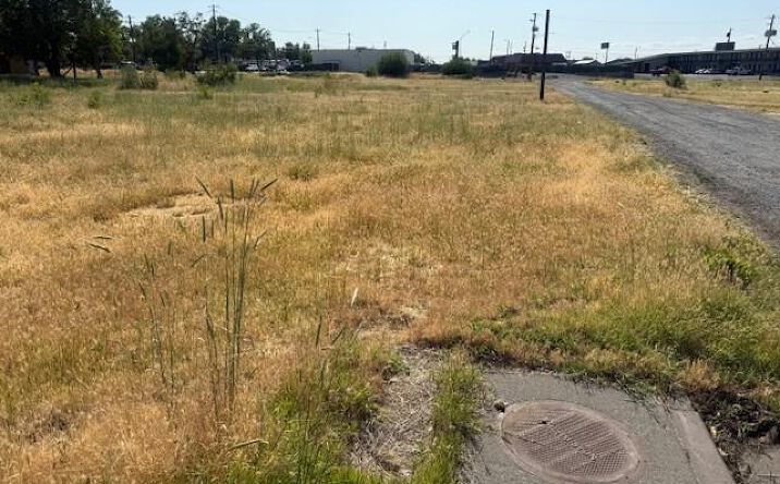 Pictures of Land property located at 337 E Highland Ave, Hermiston, OR 97838 for sales - image #1