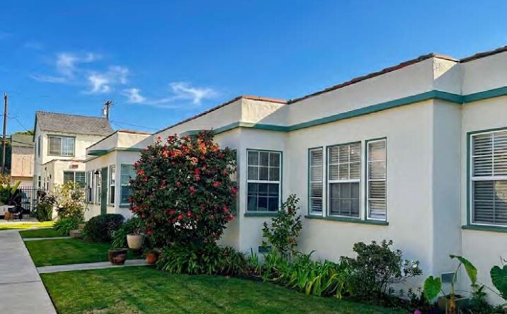 Pictures of Multifamily property located at 2517 20th St, Santa Monica, CA 90405 for sales - image #1