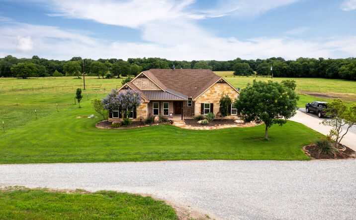 Pictures of Land property located at 191 Bell Road, Van Alystne, TX 75495 for sales - image #1