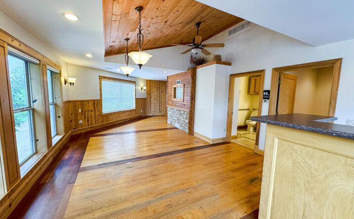 Pictures of Office property located at W1734 North STREET, Brooklyn, WI 54941 for sales - image #1