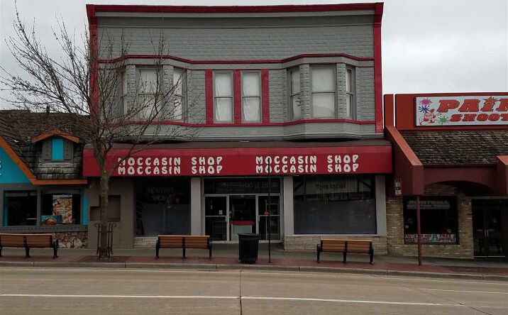image of property at 122 BROADWAY Wisconsin Dells WI 53965-1548