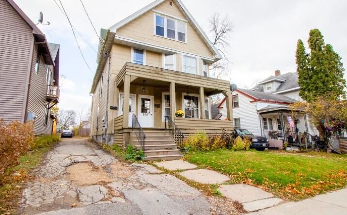 image of property at 925 E JOHNSON ST Madison WI 53703-1621