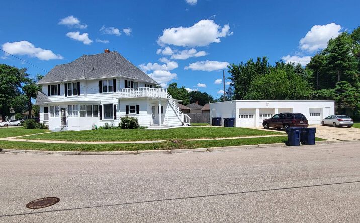 image of property at 1347 CENTER AVE Janesville WI 53546-2459