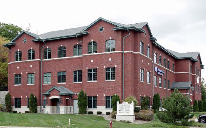 Pictures of Office property located at 2301 Sun Valley Drive, Delafield, WI 53018 for sales - image #1