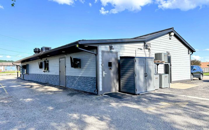 Pictures of Retail, Office property located at 37505 HIGHWAY 18, Prairie Du Chien, WI 53821 for sales - image #1