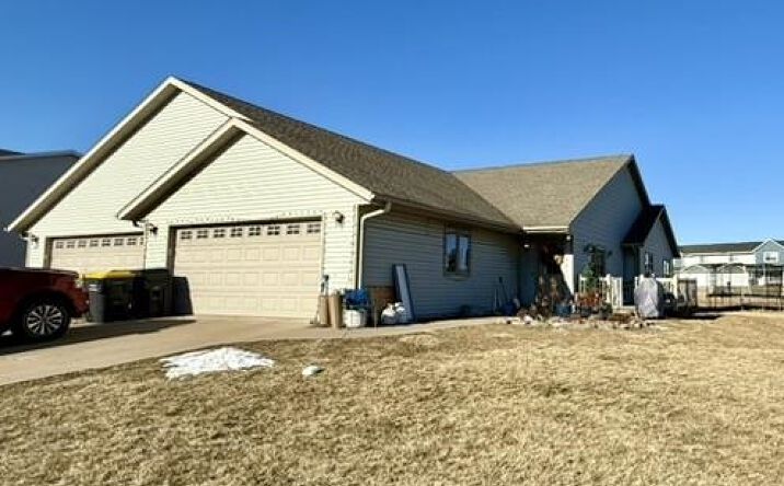 Pictures of Multifamily property located at 621 - 623 Alyssa Street, Tomah, WI 54660 for sales - image #1