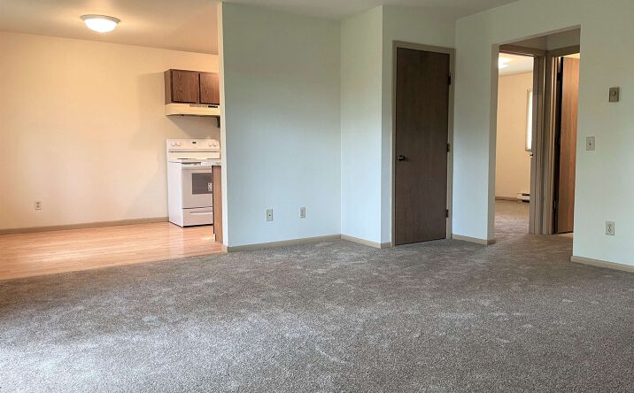 Pictures of Multifamily property located at 914 N Oak Street, Madison, WI 53704 for sales - image #1