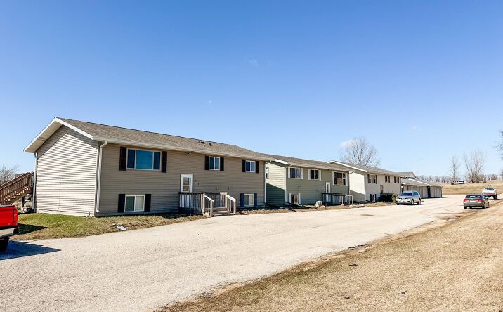 Pictures of Multifamily property located at W128 County Road C, Brooklyn, WI 53521 for sales - image #1