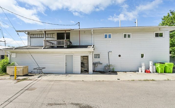 Pictures of Multifamily property located at 916 Madison Avenue, Fort Atkinson, WI 53538 for sales - image #1