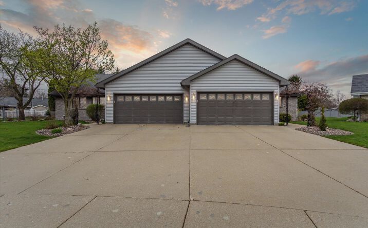 Pictures of Multifamily property located at 1903-1905 St George Lane, Janesville, WI 53545 for sales - image #1